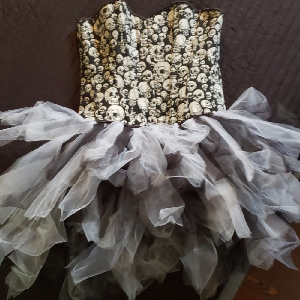 Skull corset halloween outfit